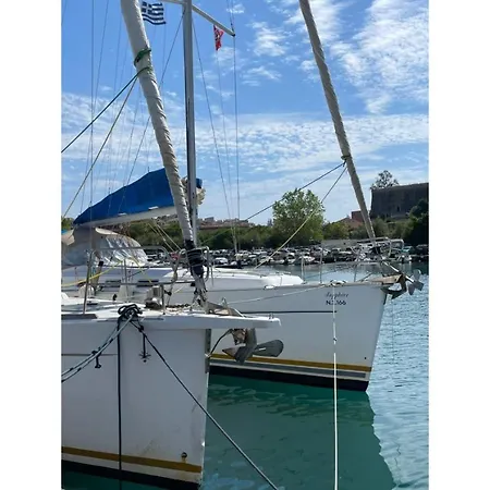 Botel Cyclades 32039ic
